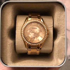 Rose gold Fossil watch